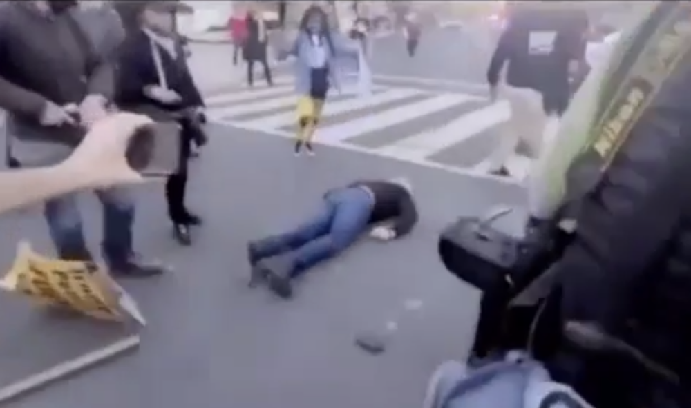 Bajdenove pristalice besne na ulicama, prebijaju sve redom! (VIDEO)