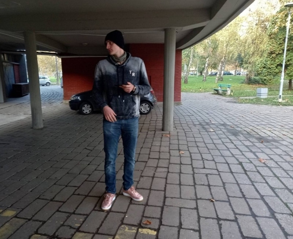 Jokić došao da gleda Megu, "zver" na parkingu privukla pažnju (FOTO)