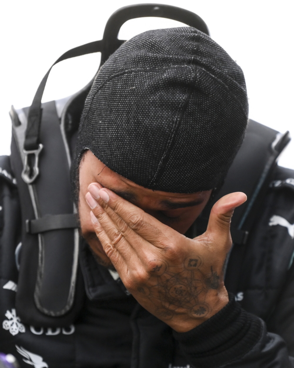 Hamilton se rasplakao i poslao poruku deci širom sveta