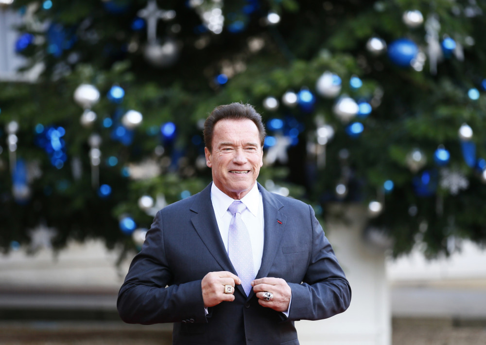 Sin legendarnog Arnolda Švarcenegera objavio sliku sa devojkom, ali ceo region bruji samo o ovome (FOTO)