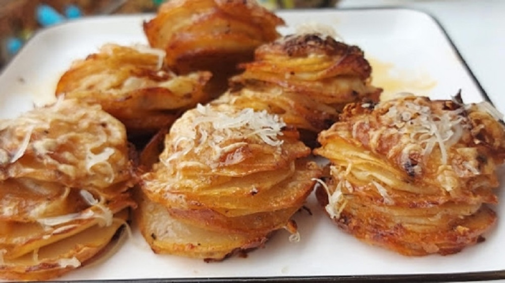 Hrskav krompir sa začinima, zadovoljstvo u svakom zalogaju (VIDEO)