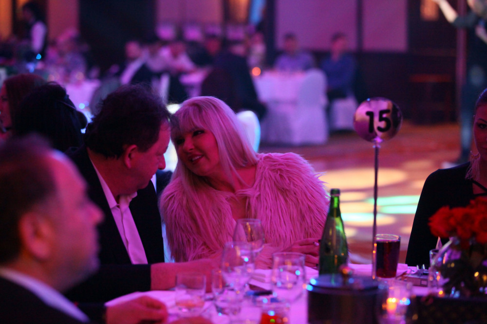 Srpska pevačica tvrdi da je zlostavljao čelnik RTS, a evo i koji!