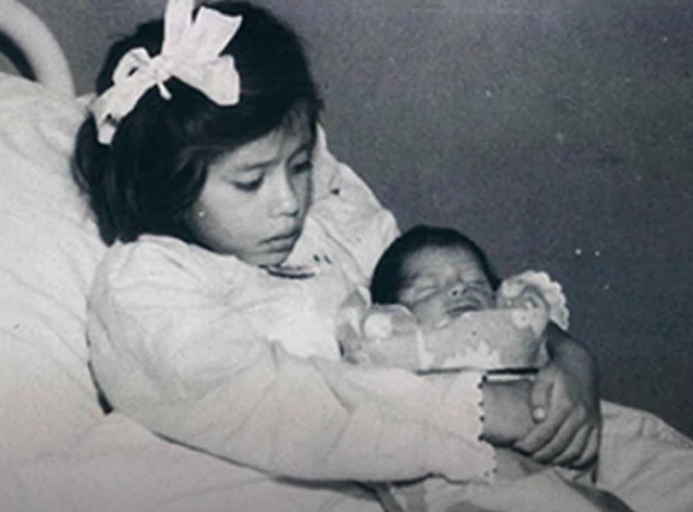 Najmlađa majka je imala samo 5 godina i 7 meseci, a karlica joj je bila suviše mala, pa su je porodili carskim rezom (VIDEO)