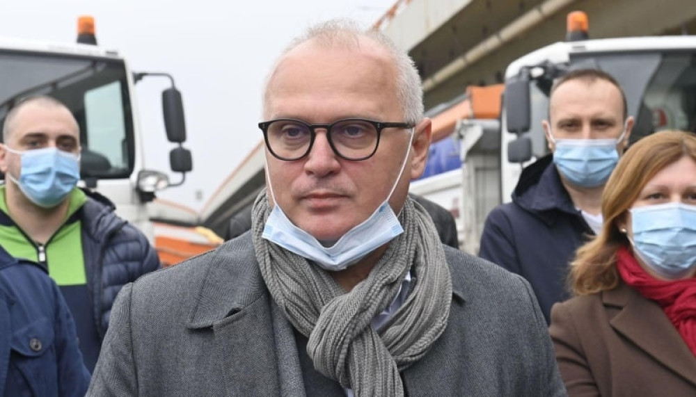 Vesić se oglasio: "Privremeno rešavamo problem neprijatnog mirisa u Čukaričkom rukavcu"