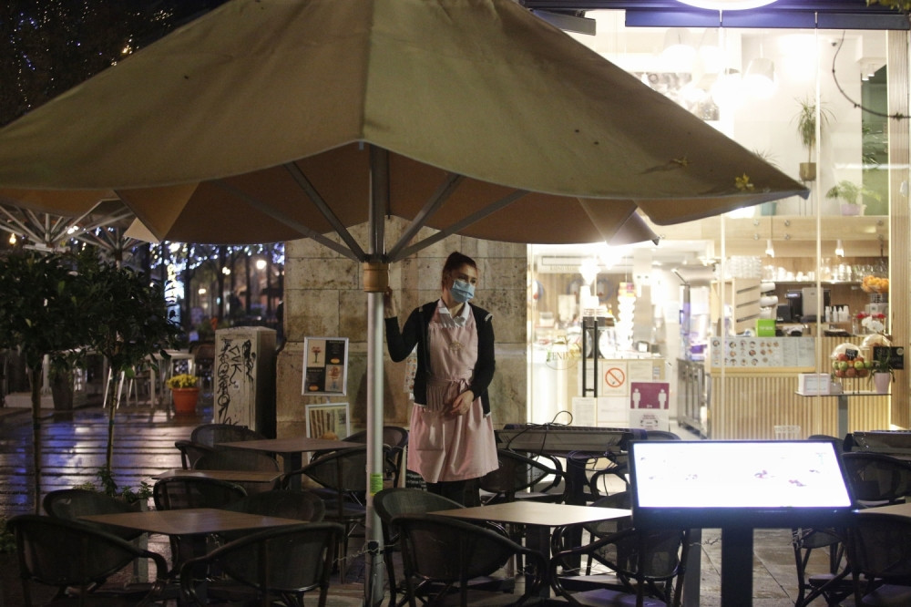 "Svi da shvate da se epidemija leči fizičkim distanciranjem"