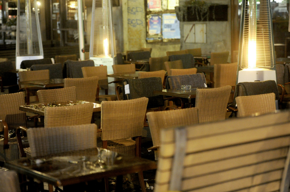 Posle zatvaranja kafića, započeo je opasan trend među mladima - Rezultat je bolest koja satire i višestruko je gora od korone!