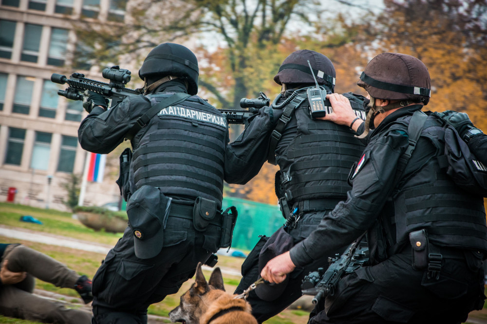 Uhapšeno 16 osoba, a za trojicom se još traga