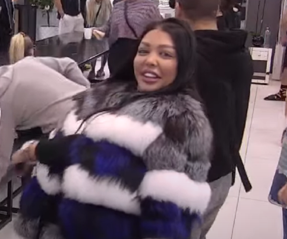 Gola Maja Marinković bacila u trans Tomovića svojim vrelim poprsjem, a onda je usledio njihov intimni trenutak! (FOTO/VIDEO)