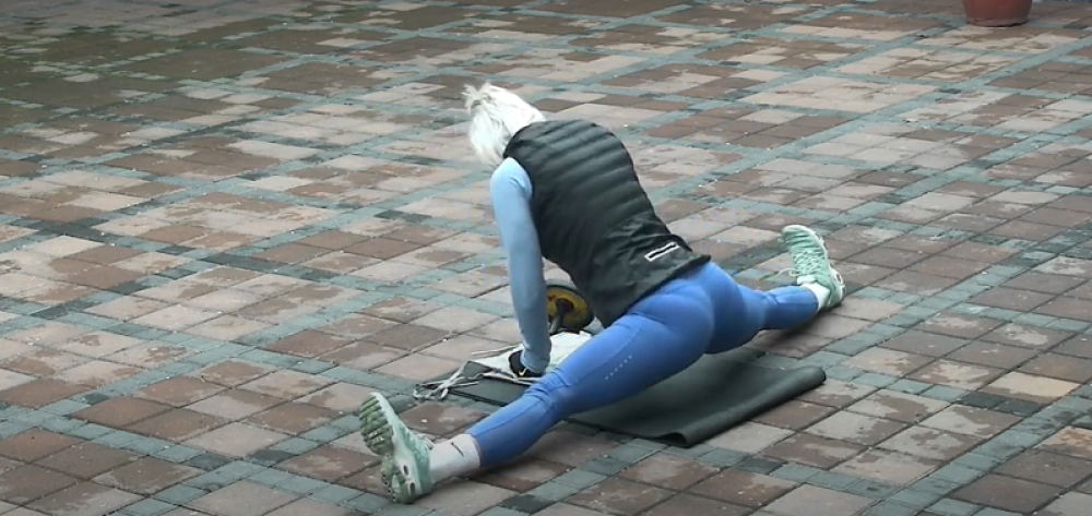 Najseksepilnija učesnica vežba, ukučani zinuli od prizora!