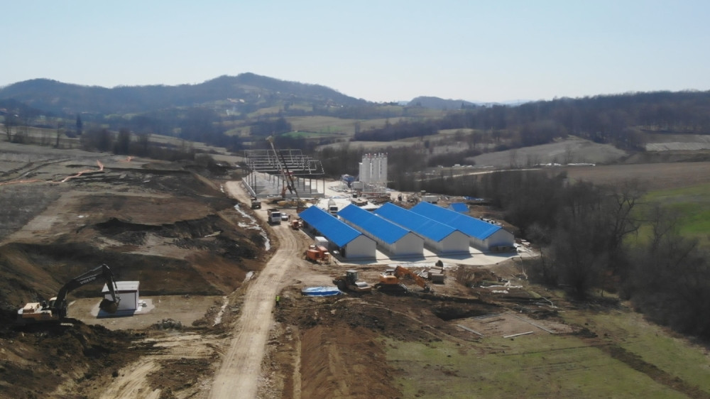 Radnici rade  sedam dana nedeljno, nisu ih sprečili teški uslovi  (FOTO) (VIDEO)