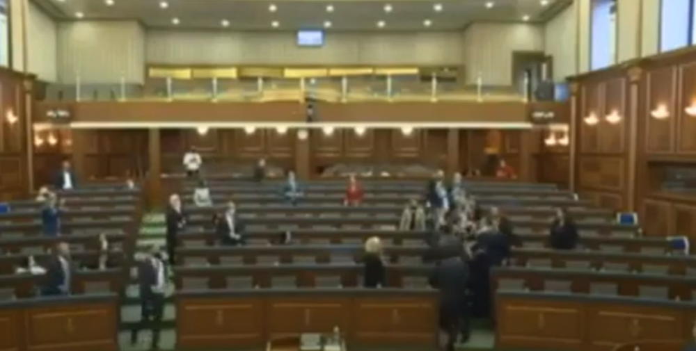 Raspravljali o nestalim osobama, a onda fizički nasrnuli jedni na druge (VIDEO)