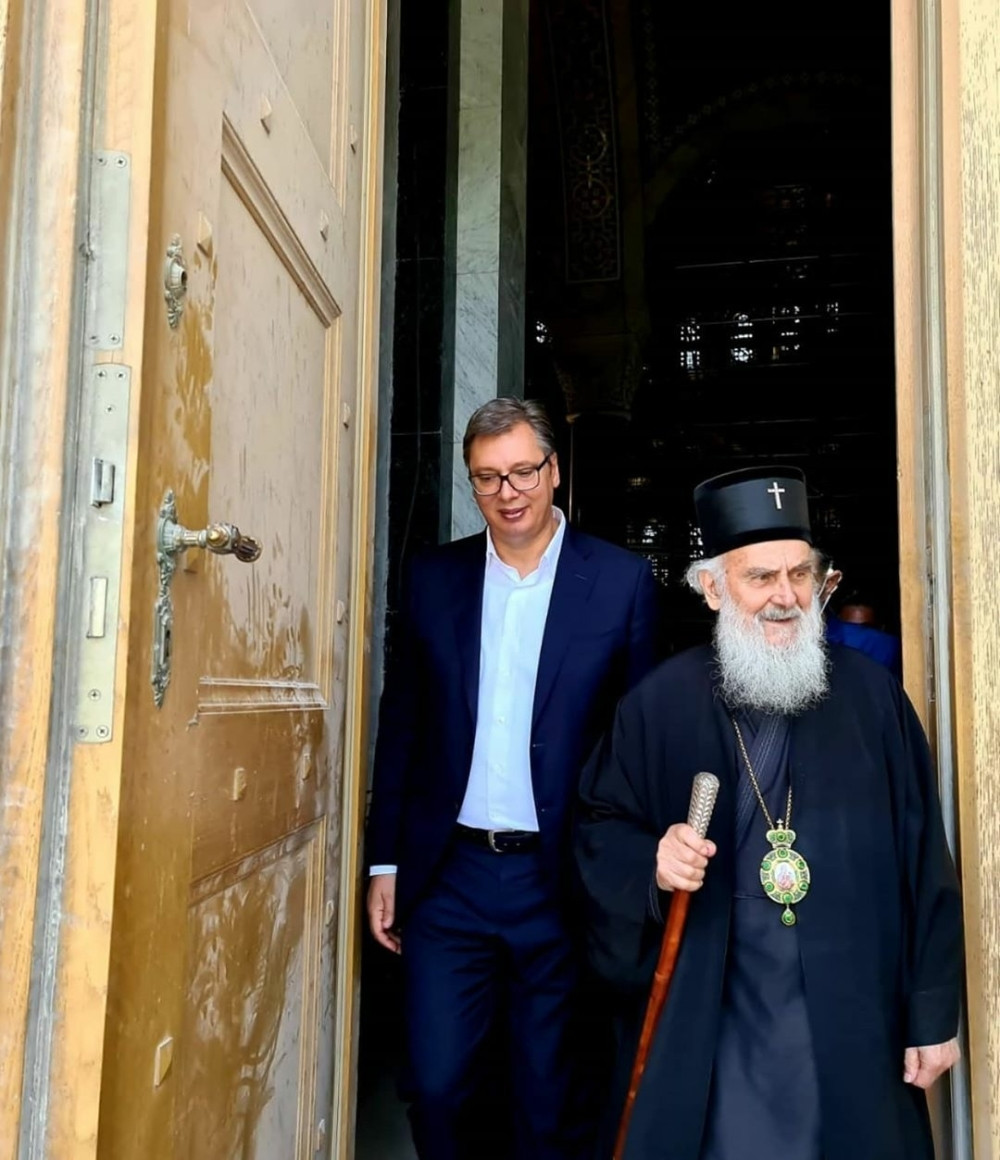 Vučić se dirljivom porukom oprostio od patrijarha Irineja (FOTO)