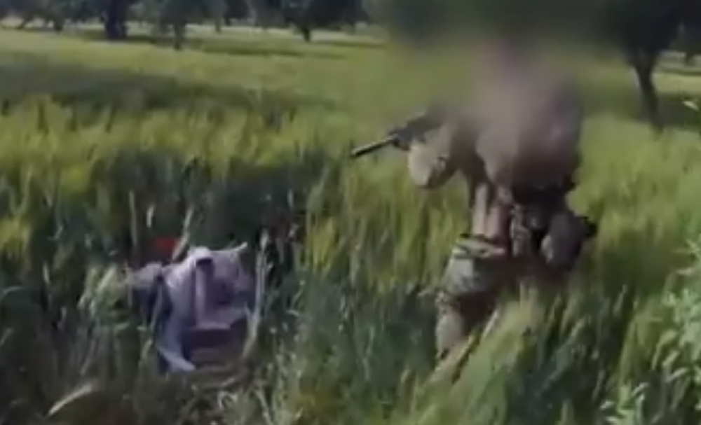 Ministarka odbrane zgađena snimkom (UZNEMIRUJUĆI VIDEO)