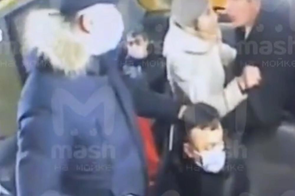 Obračun u prevozu se krvavo završio (UZNEMIRUJUĆI VIDEO)