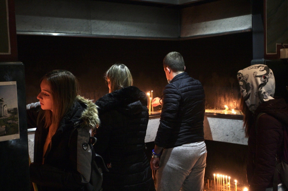 U ponoć treba da zamislite želju, a devojke obavezno da ispoštuju važan običaj