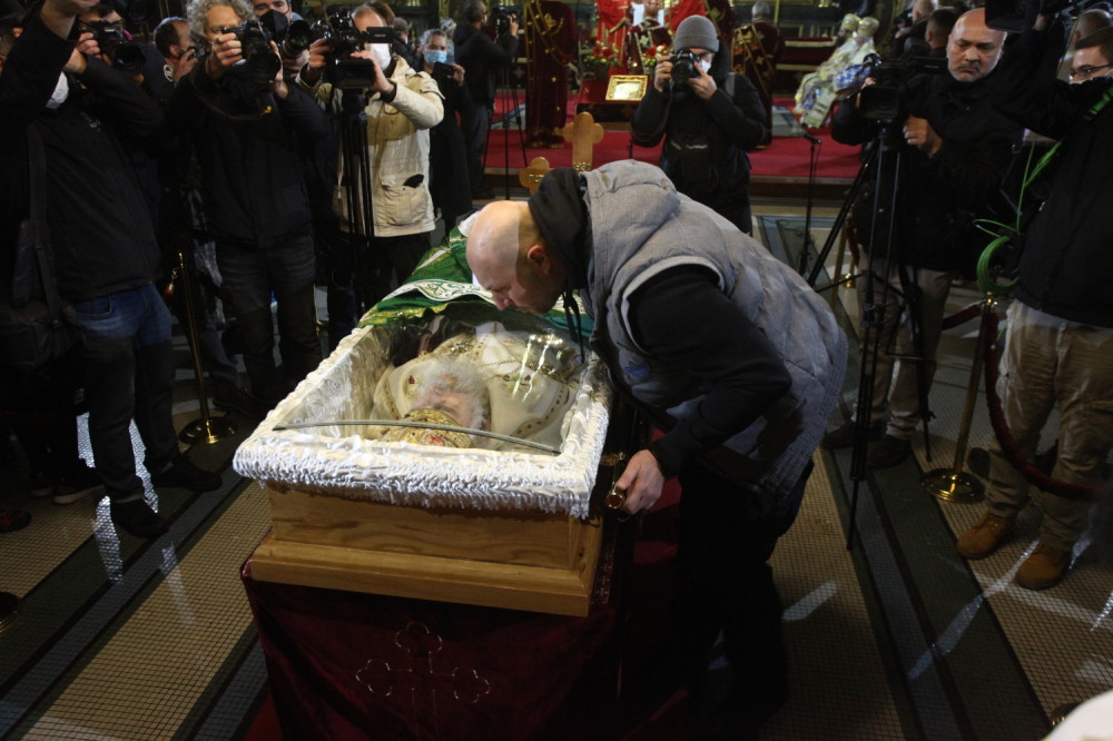 Opraštajući se od patrijarha Irineja, svi su primetili jedan specijalno izrađen detalj (FOTO)