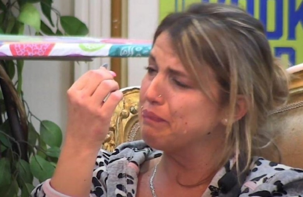 Neda i Nina u neviđenom klinču (VIDEO)