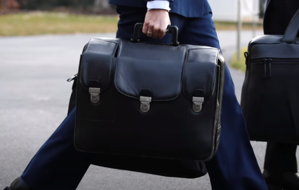 Ni jedan predsednik Amerike se ne odvaja od nje (VIDEO)