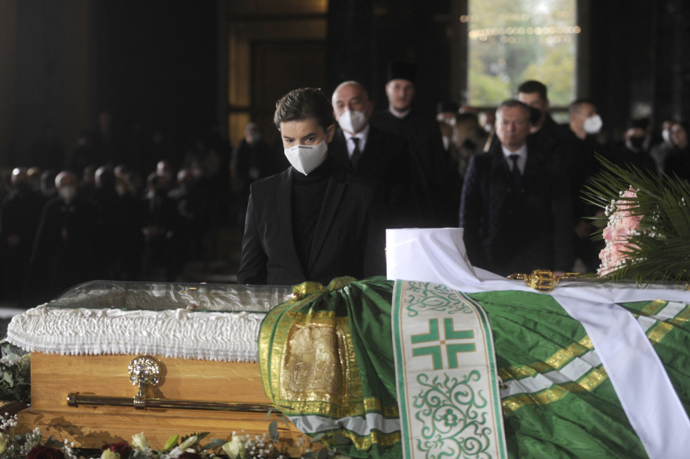 Tuga na licu Ane Brnabić ne može da se sakrije: Prišla je kovčegu i zauvek se oprostila od Irineja! (FOTO/VIDEO)
