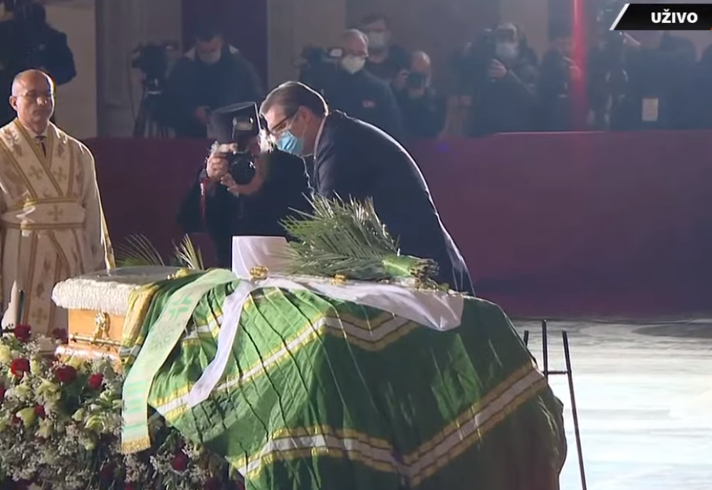 Evo šta je Vučić uradio nad odrom patrijarha Irineja (FOTO/VIDEO)