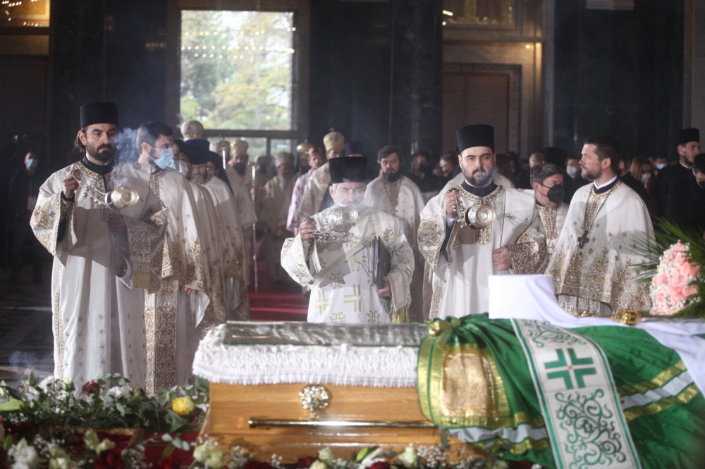 Kada su svi otišli, oni su jedini ostali nad grobom patrijarha