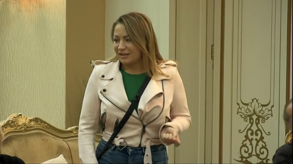 Rijaliti učesnica preti da objavi eksplicitne fotke poznatih ličnosti, a među njima je i on! (VIDEO)