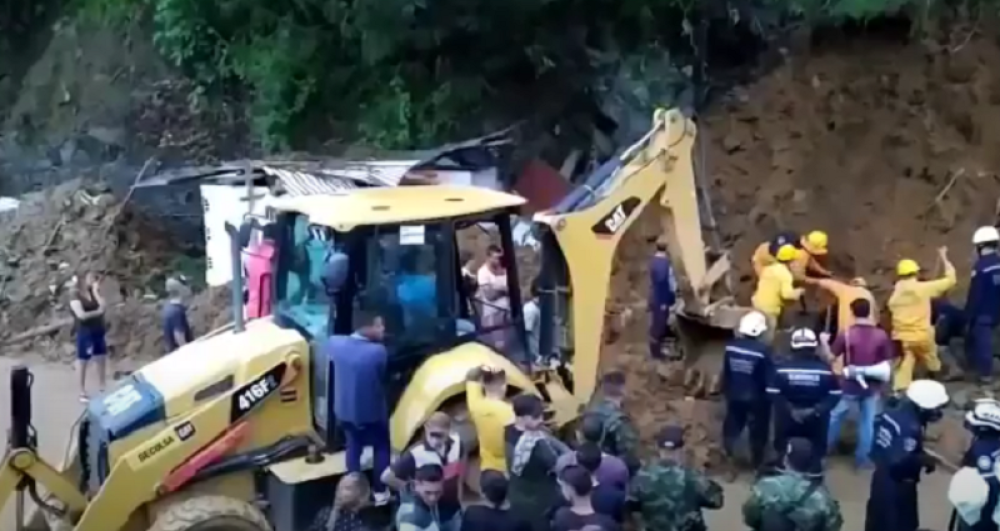 Klizište uništilo noćni klub, najmanje sedmoro poginulih! (VIDEO)