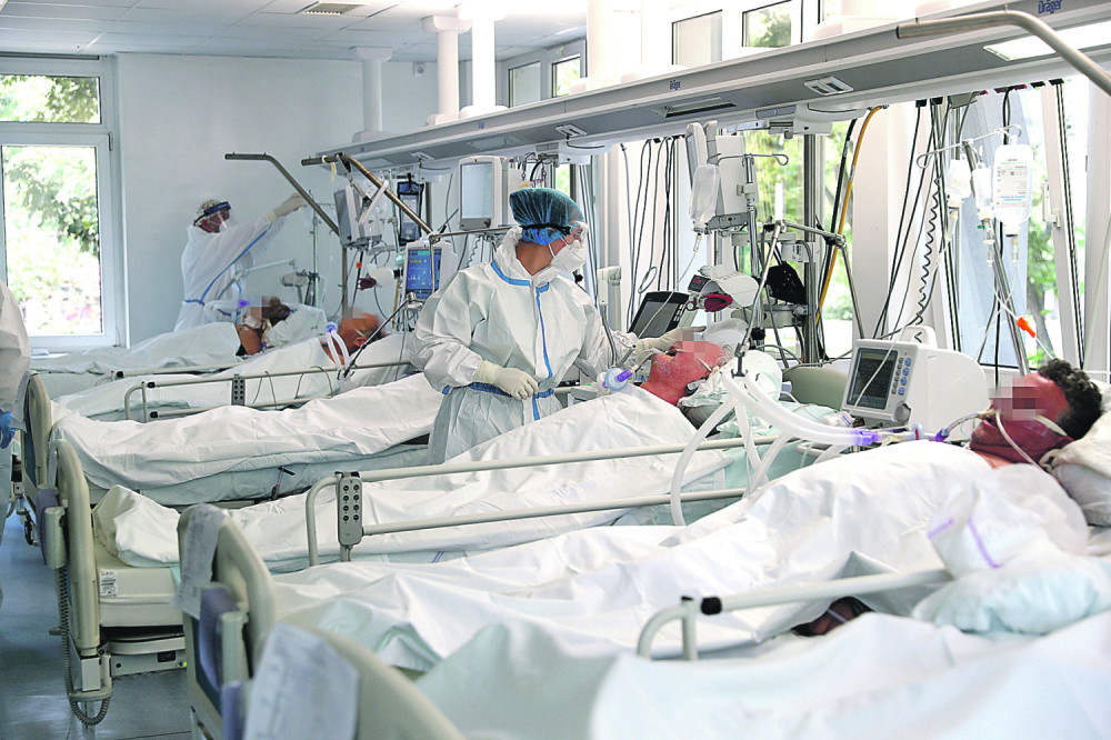 Crna statistika, sve više ljudi gubi bitku sa virusom, ogroman broj pacijenata na respiratoru