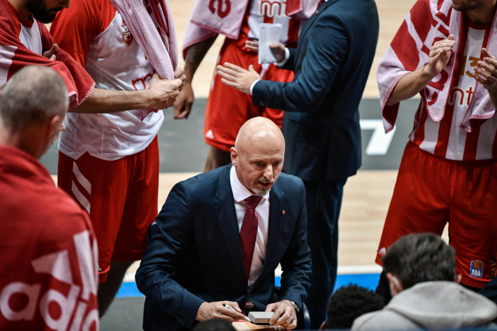 Trener Zvezde ljut na svoje igrače nakon derbija!