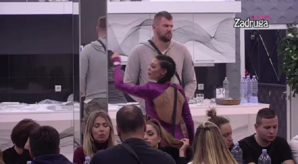 Maja udarila Janjuša, on pretio da će je ubiti! Uletelo obezbeđenje i jedva savladalo zadrugara! (VIDEO)