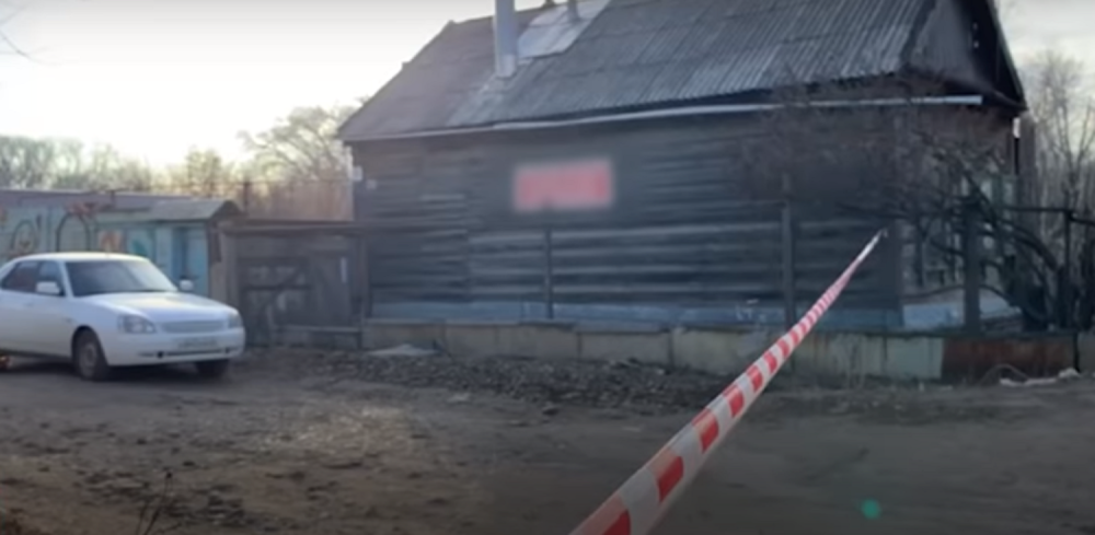 Muškarac odsekao glavu dečaku (6) kuhinjskim nožem dok mu se majka po šesti put porađala (VIDEO)