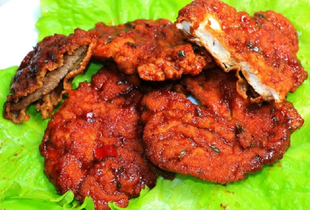 Pohovane šnicle u aromatičnom sosu, avantura na vašem stolu (VIDEO)