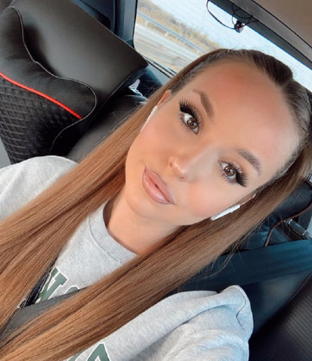 Polugola influenserka počastila fanove za "laku noć", ove fotografije zapalile su društvene mreže! (FOTO)