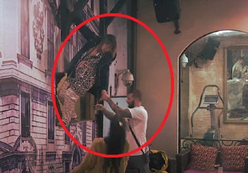 Učesnica na krovu, beži iz rijalitija: Opsadno stanje! (FOTO/VIDEO)