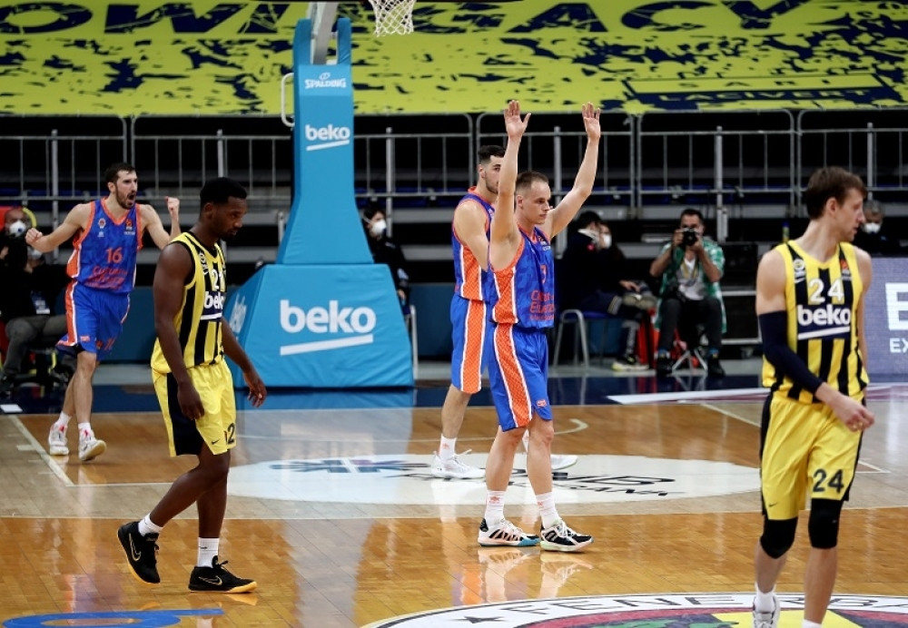 Kokoškov sa četiri poraza u nizu od Španaca ide da vodi Orlove, Srbi sjajni u Atini (VIDEO)