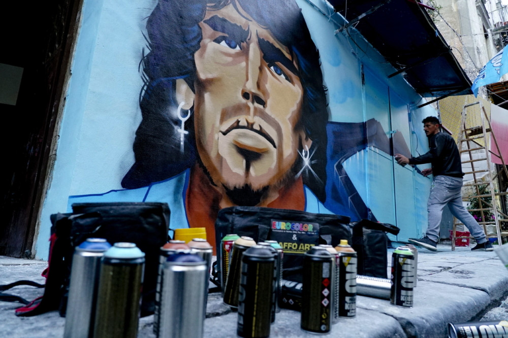 Pretnje smrću, advokat poručio da će se lično pobrinuti za ljude koji su se slikali s Maradoninim telom, oni se prijavili u policiju