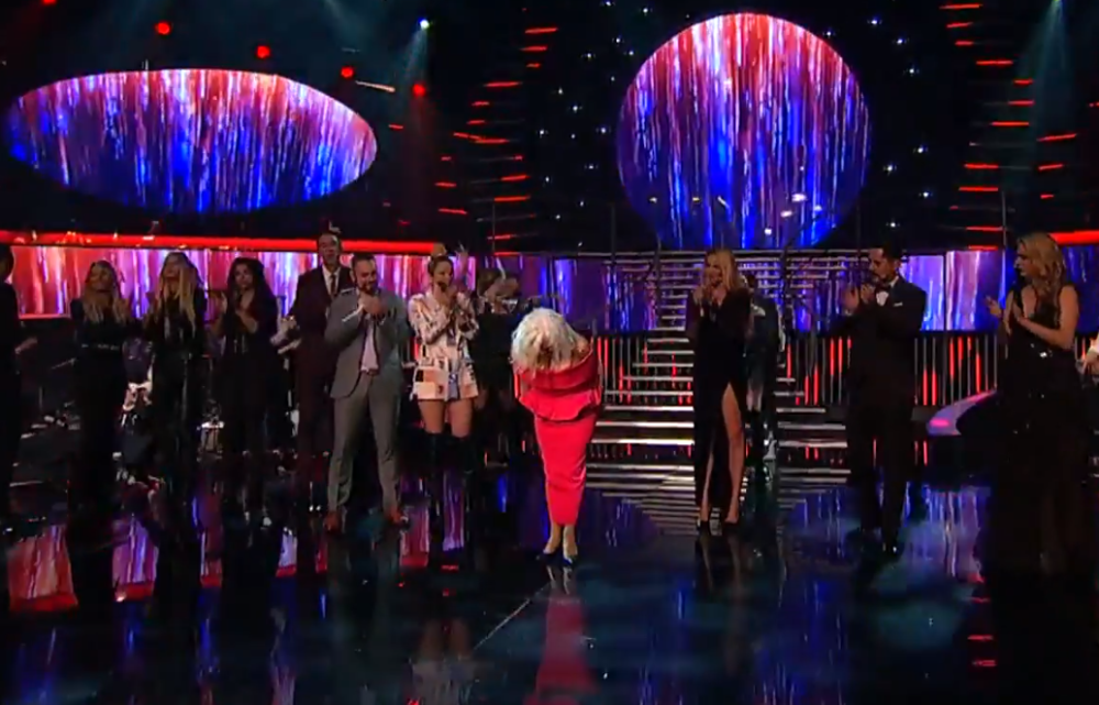 Javnost se oprostila sinoć od naše legendarne pevačice! (FOTO/VIDEO)