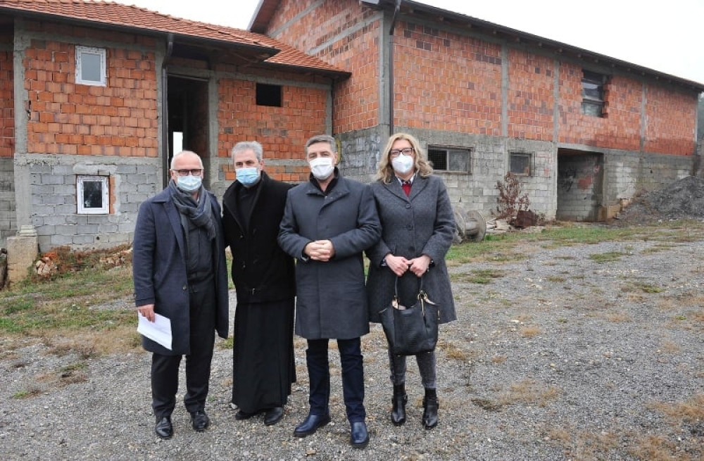 Vesić: Pomoći ćemo da naselje Gaj dobije ambulantu