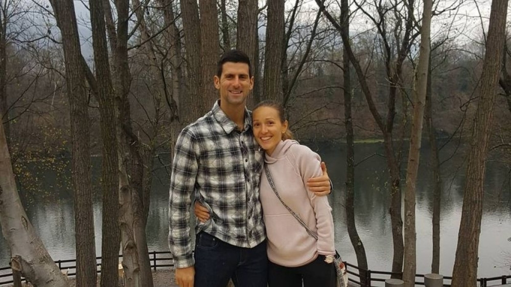 Misteriozni slikar portret Đokovića procenio na izdašnu sumu, ako ga ovo ne proslavi ništa neće (FOTO/VIDEO)