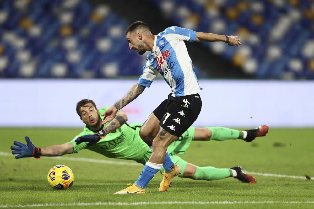 Moćni Napolitanci u Dijegovu čast, drže se vrha uprkos kazni federacije (VIDEO)