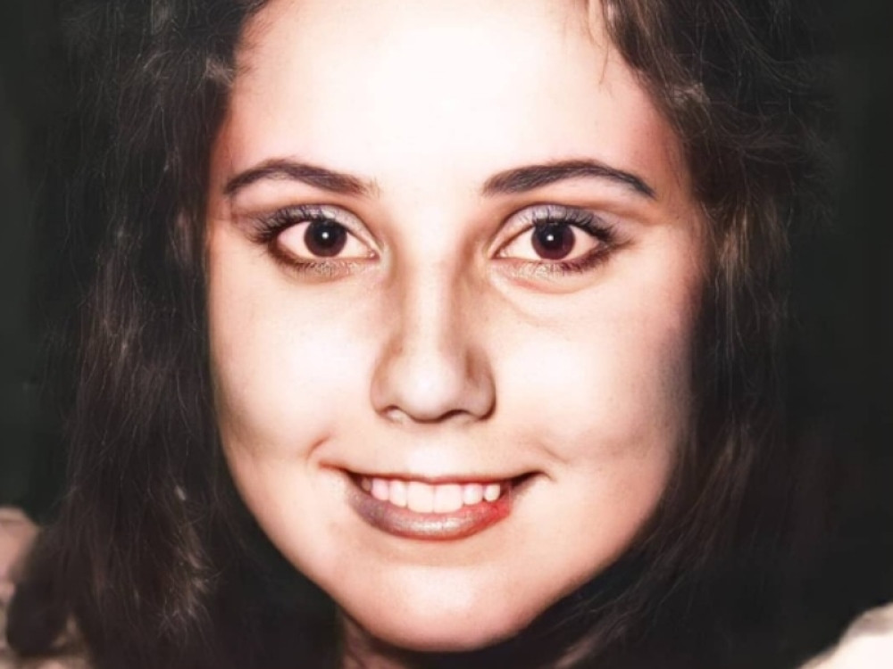 Ovoj pevačici klanja se cela bivša Juga, dovozili su je helikopterom na koncert, ima dva prelepa sina, ali i poznatu snajku! (FOTO/VIDEO)