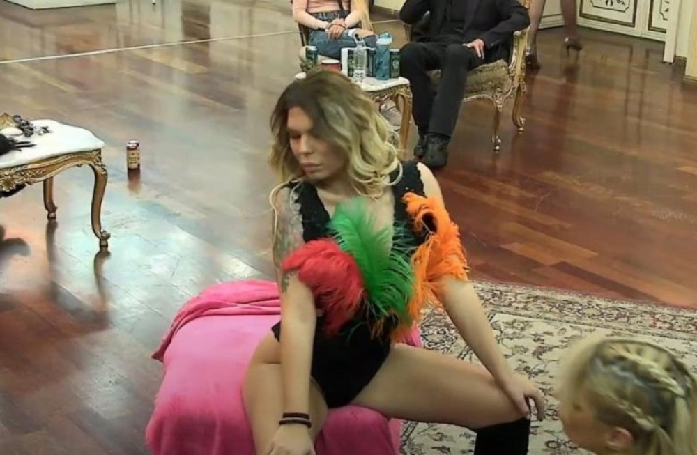 Vila "Parova" pretvorila se u scenu Mulen Ruža, a kabare dame dovele atmosferu do usijanja (FOTO/VIDEO)