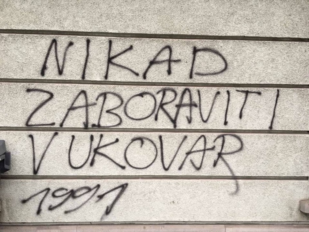 Jezivi grafiti protiv Srba osvanuli u centru Ciriha! (FOTO)