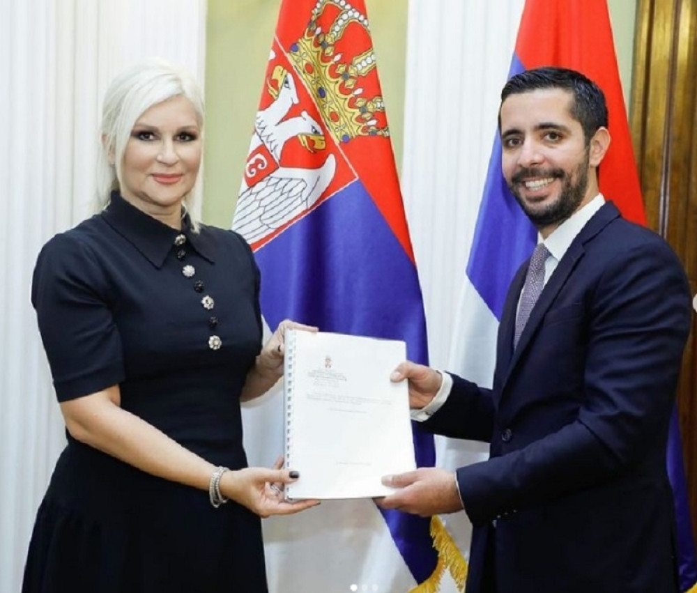 Toma nadrljao zbog Zorane!