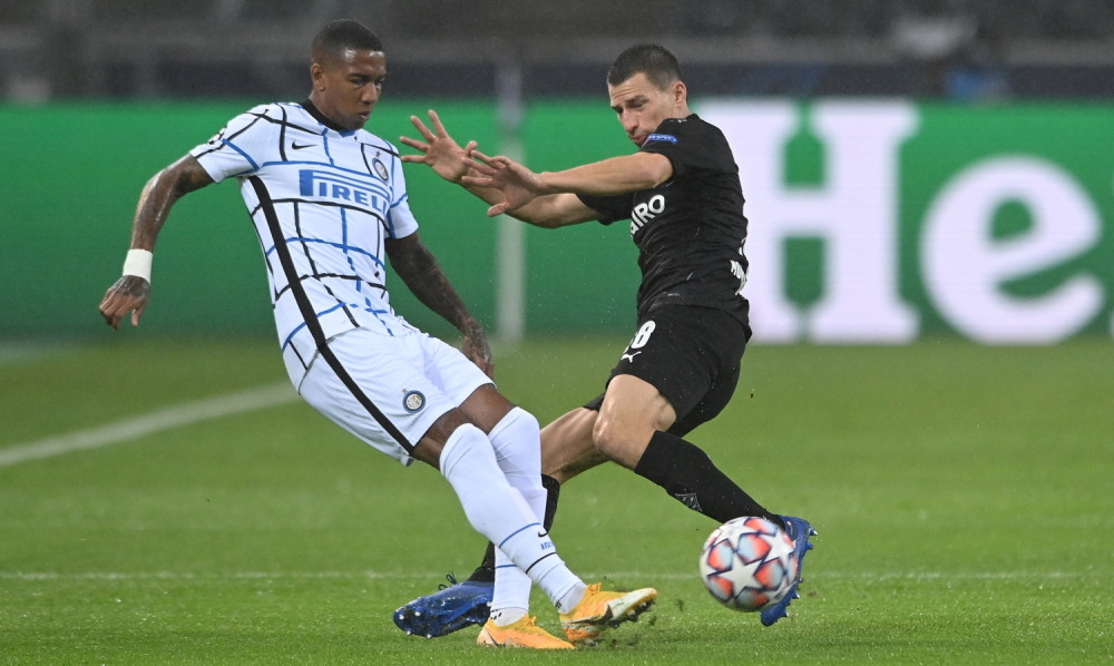 Samo je trebalo da je prosledi u gol, ali... (VIDEO)