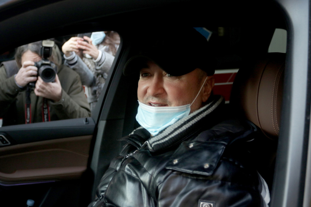 Slađa prebila Đanija, pevač zabrinuo sve hitno morao da stavi medicinsku kragnu oko vrata (FOTO/VIDEO)