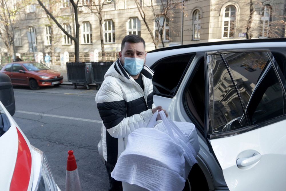 U Đanijevoj porodici ne kriju koliko su srećni zbog rođenja unuka, a fotografija malog Nikole oduševila je sve (FOTO/VIDEO)