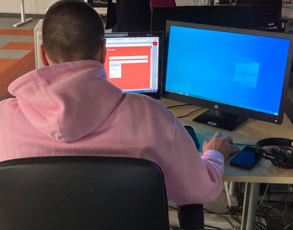 Novi svet školaraca, roditelji nervozni deca beže sa onlajn časa