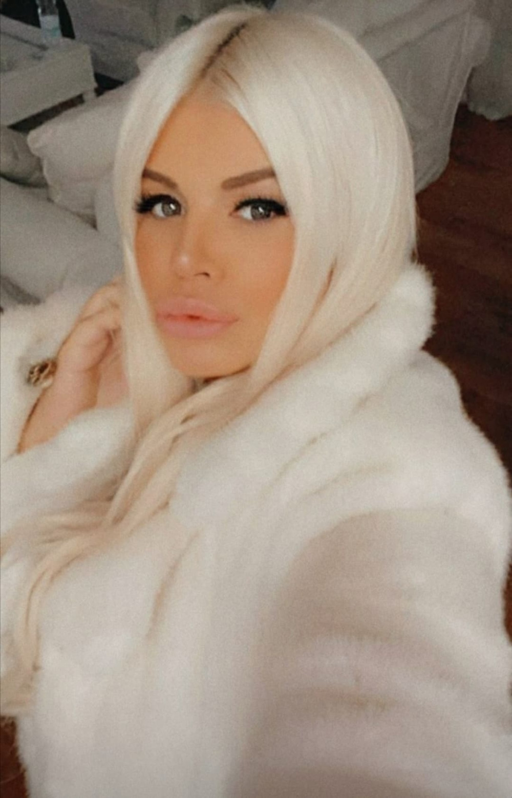 Dara Bubamara se nadvila nad Tonijem i obgrlila ga rukama, osmesi govore više od reči (FOTO)