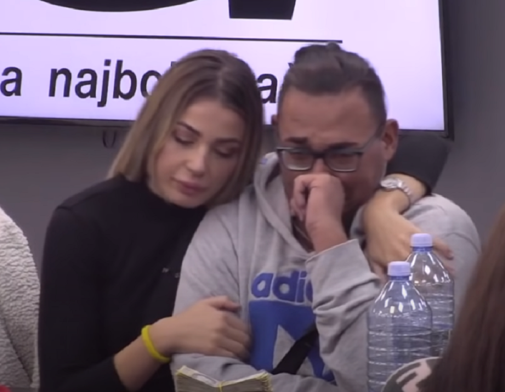 GEJ AFERA NAPRAVILA HAOS U BELOJ KUĆI: Vuk podržao Necu, Milica tukla Boru! (FOTO/VIDEO)